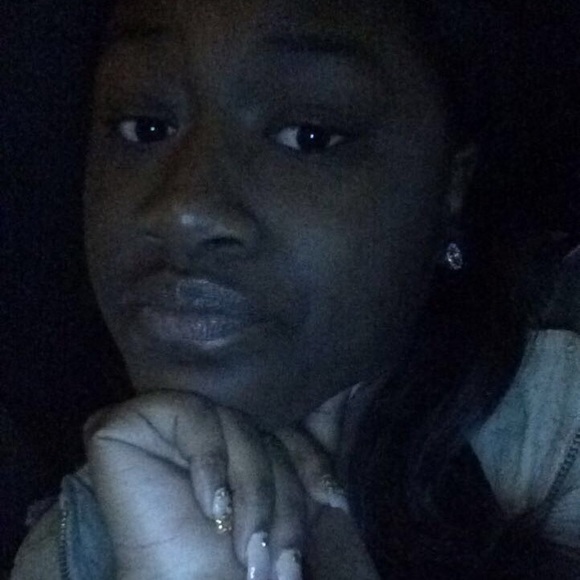 Meet your Posher, Carlesha - Picture 1 of 1