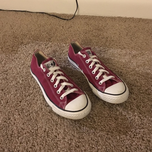 Low burgundy Converse