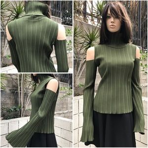 JUST IN ! NWT Olive Turtle Neck Cold Shoulder Top