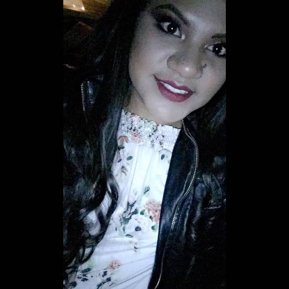 Meet your Posher, Itzell - Picture 1 of 1