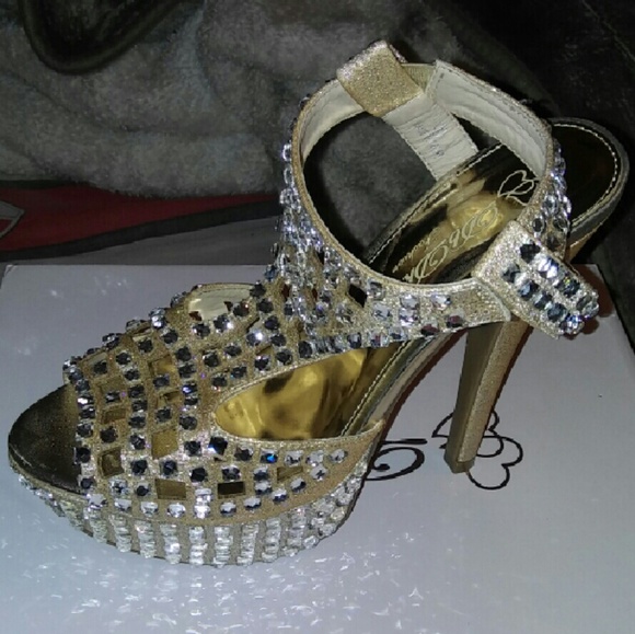 High heels - Picture 2 of 2