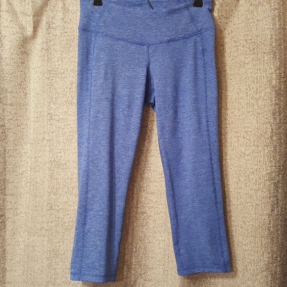 OLD NAVY ACTIVE CAPRIS