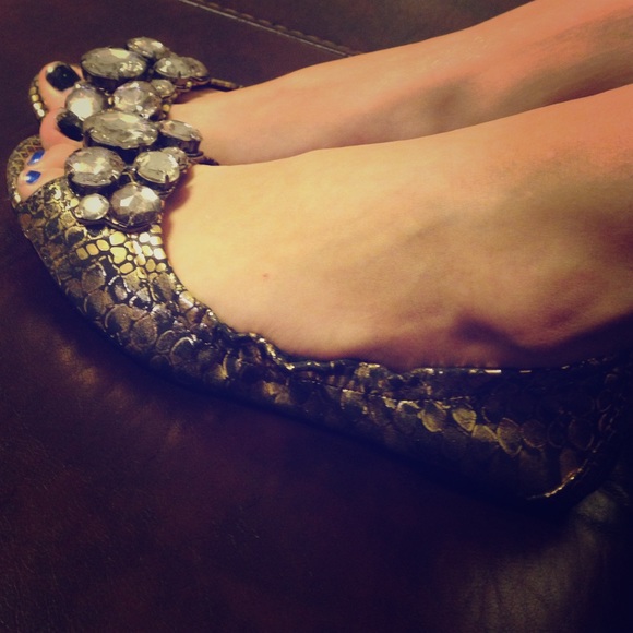 Simply Vera Wang women's flats