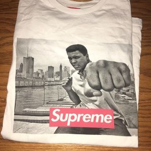 Supreme t shirt
