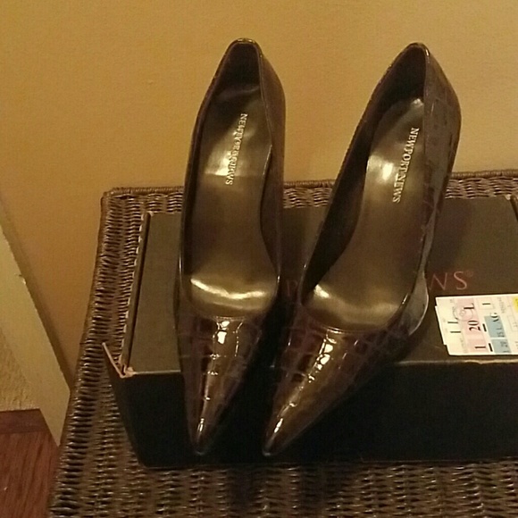 Brown Pump
