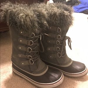 Sorel Joan of Arctic women's size 7.5 quarry/black
