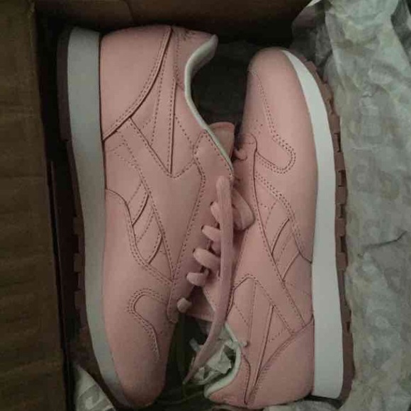 Pink Reebok - Picture 2 of 2