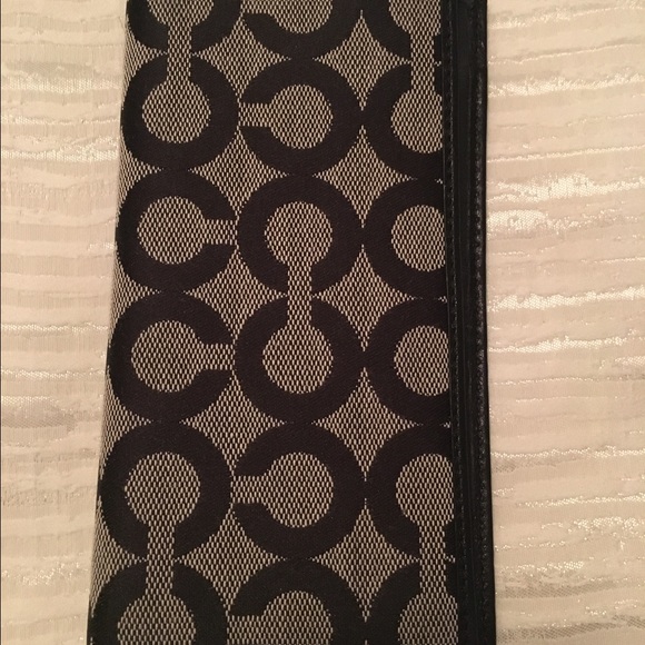 Coach check book