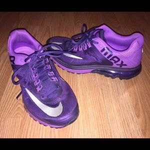 Nike Air Max Excellerate 2 running shoes size 9.5