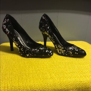 Black/Silver Sequined Pointed Toe 4" Heel