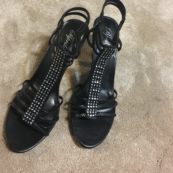 💗Brand new strappy black heels💗