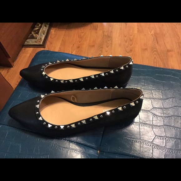 Lane Bryant size 8 black with rhinestone flats