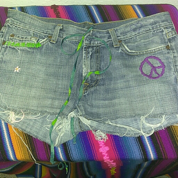*FREE Hippie Cut-off's W/ BUNDLE - Picture 1 of 2