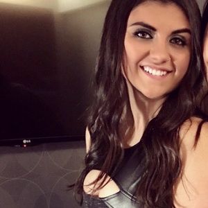 Meet your Posher, Danielle