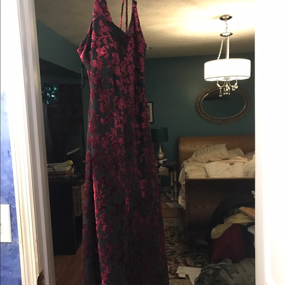 Hugo Buscati Beautiful size 14 red and black dress