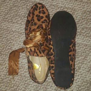 Lace up Leopard print flats