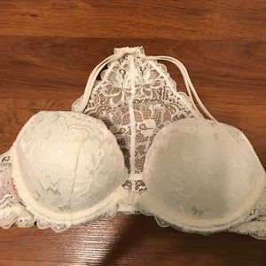 White lace VS PINK bra 36B