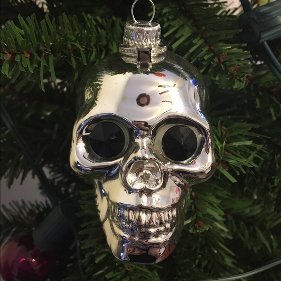 Looking for Skull Ornaments!!