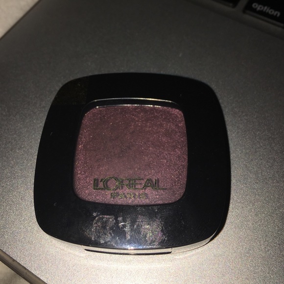L'Oréal Paris Single Eyeshadow- Violet Beaute