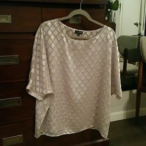 Silver light-weight with diamond shapes