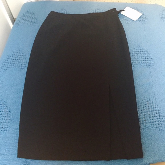 Doncaster Skirt, Size 4 - Picture 4 of 4