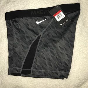 Brand new Nike L spandex