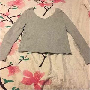 Scoopneck grey sweatshirt