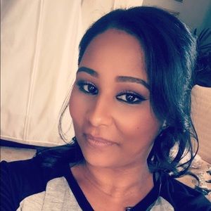 Meet your Posher, Gina