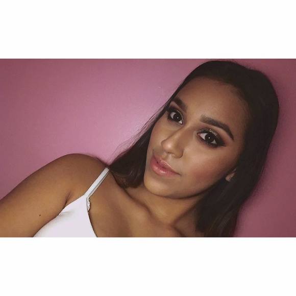 Meet your Posher, Lena