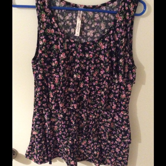Flower print top.