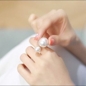 Free Double Pearl Ring With Purchase