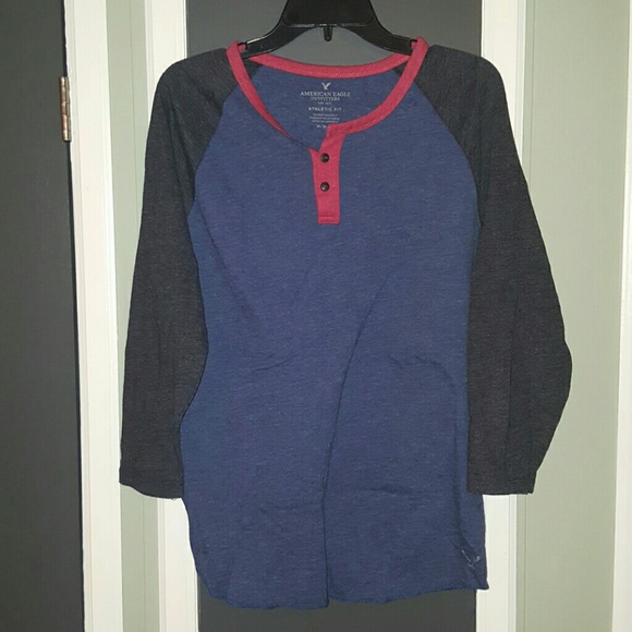 Men's American Eagle three quarter tee