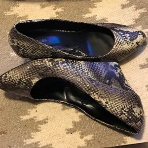 Wedge Snake Print Express Shoes!! Size 10