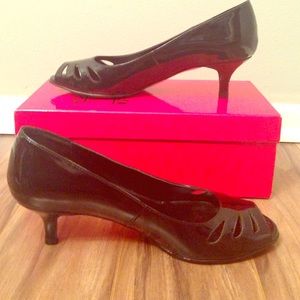 Vaneli Black Patent Patent 2" Peeptoe Heels 9W