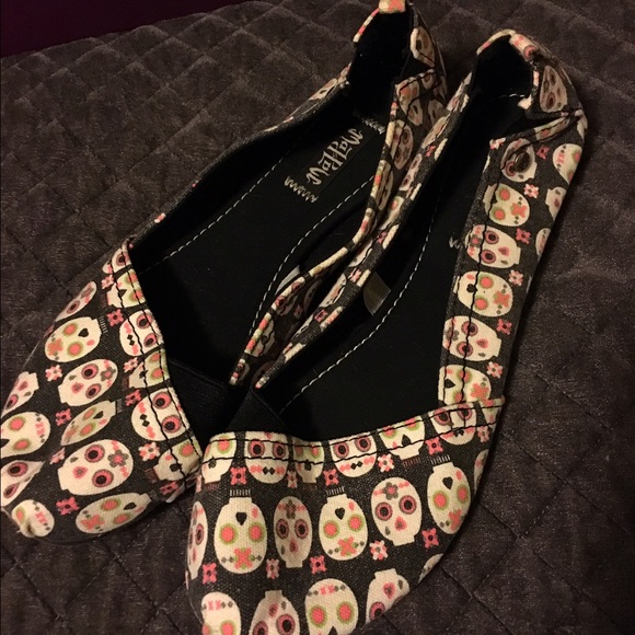 Shoes - Flat slip on