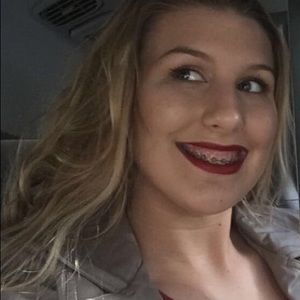 Meet your Posher, Faith