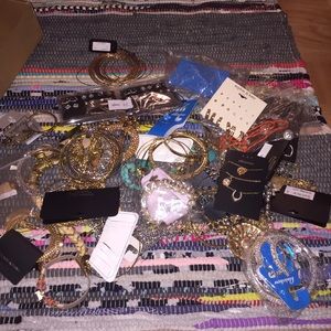 *MUST GO* BUNDLE OF JEWELRY