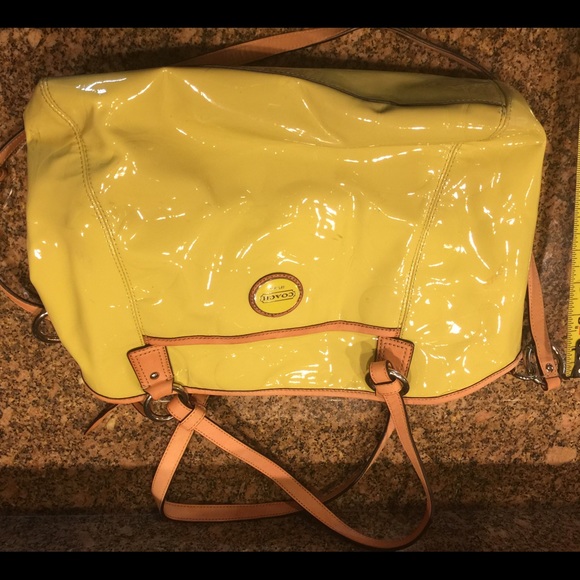 Coach yellow patten leather Signature C Purse