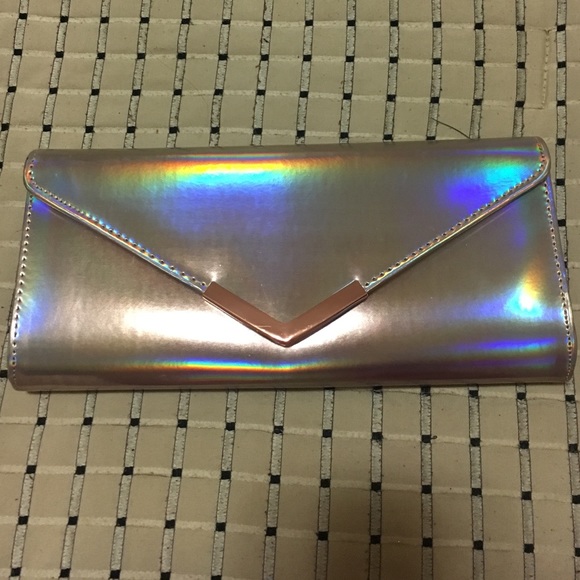 Holographic Clutch
