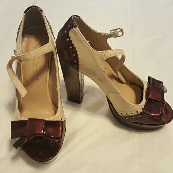 Shoe Dazzle tan/red lacquered pumps size 5.5