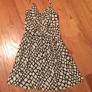 PARKER DRESS SUPER CUTE AND COMFORTABLE