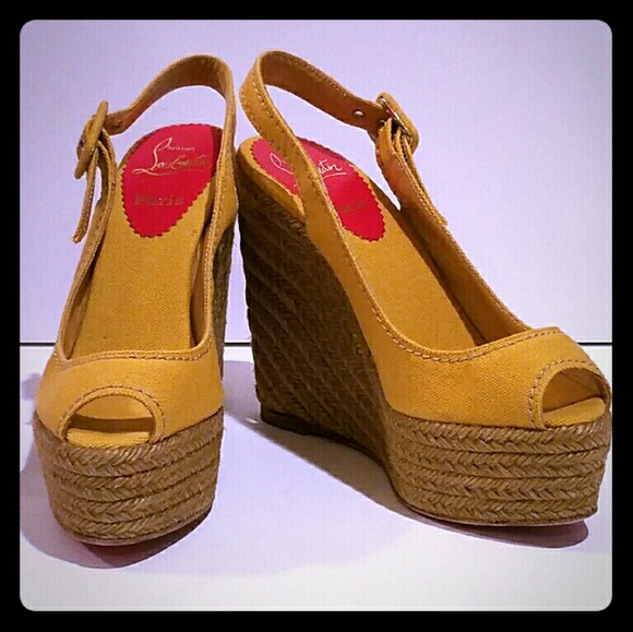 SOLD!! ❤ Christian Louboutin