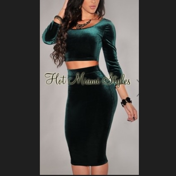 Hunter Green 3/4 Sleeves Velvet Two Piece Set