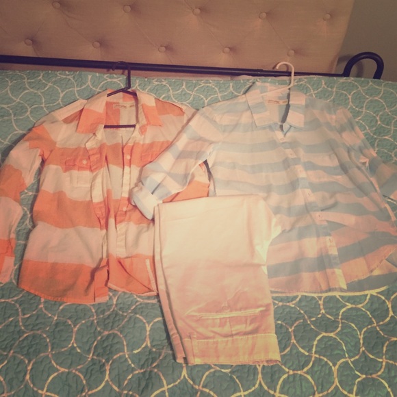 Bundle women's M tops and 8M Capri pants