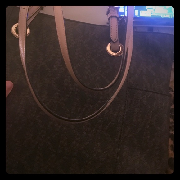 MK PURSE
