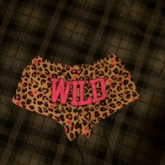 Wild cheetah print pajamas - Picture 2 of 2