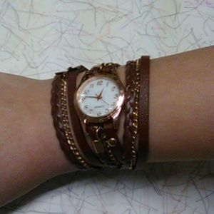 WRAP AROUND WOMEN'S WATCH