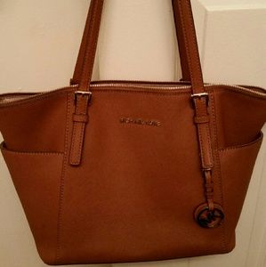 Michael Kors Jet Set Tote