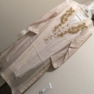 BRAND NEW Agha Noor kurti!