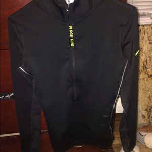 NTW Nike Pro Zip up!
